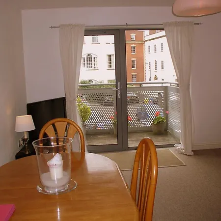 Pembroke Court Apartment